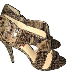 Enzo Angiolini brown snakeprint crisscross open toe back zip stiletto size‎ 10